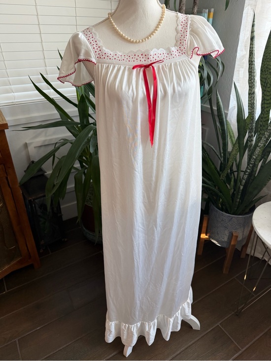 Vintage Other - Vintage heart ❤️ Chemise with Red Ribbon